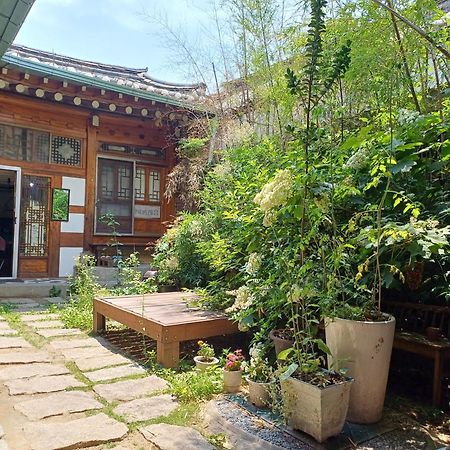 Gongsimga Hanok Guesthouse Seoul Bagian luar foto
