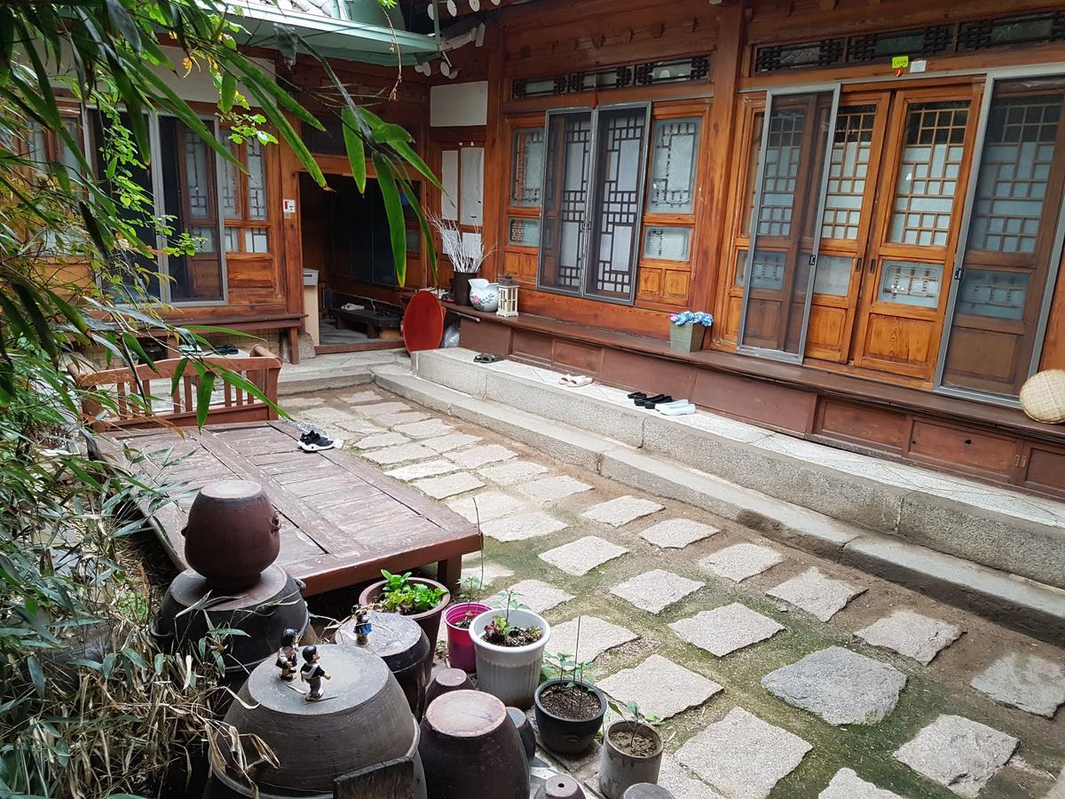 Gongsimga Hanok Guesthouse Seoul Bagian luar foto