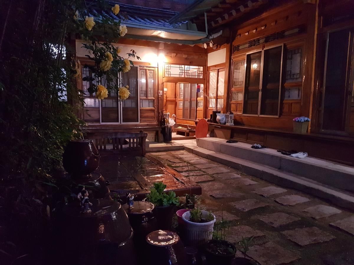 Gongsimga Hanok Guesthouse Seoul Bagian luar foto