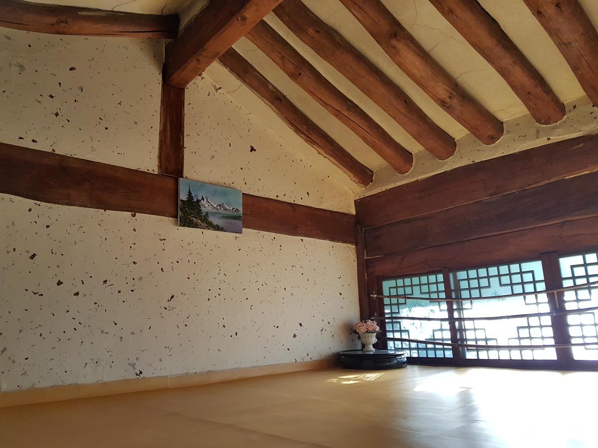 Gongsimga Hanok Guesthouse Seoul Bagian luar foto