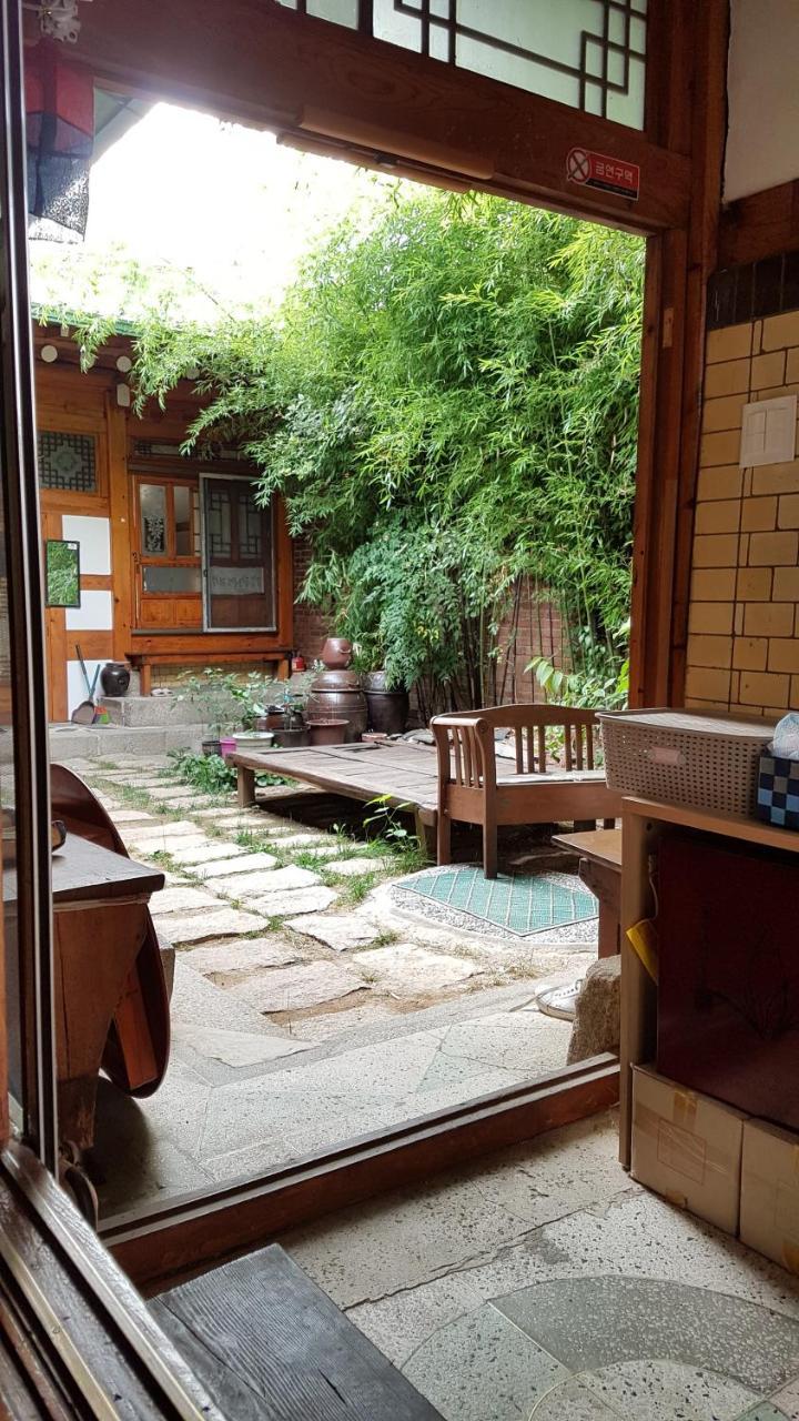 Gongsimga Hanok Guesthouse Seoul Bagian luar foto