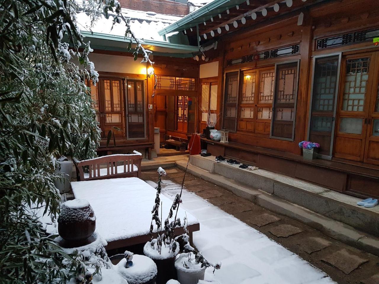 Gongsimga Hanok Guesthouse Seoul Bagian luar foto