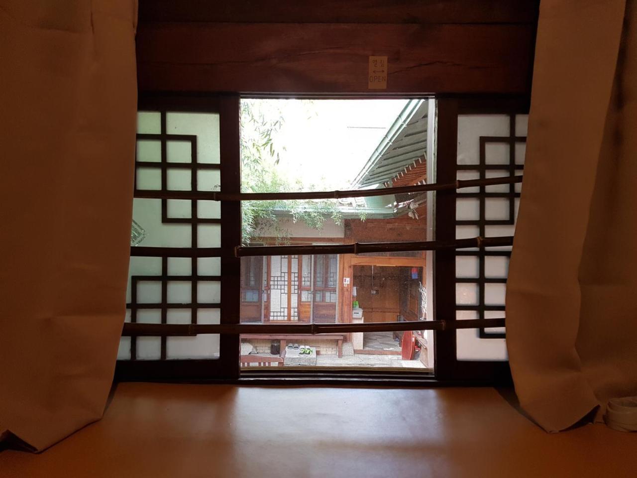 Gongsimga Hanok Guesthouse Seoul Bagian luar foto