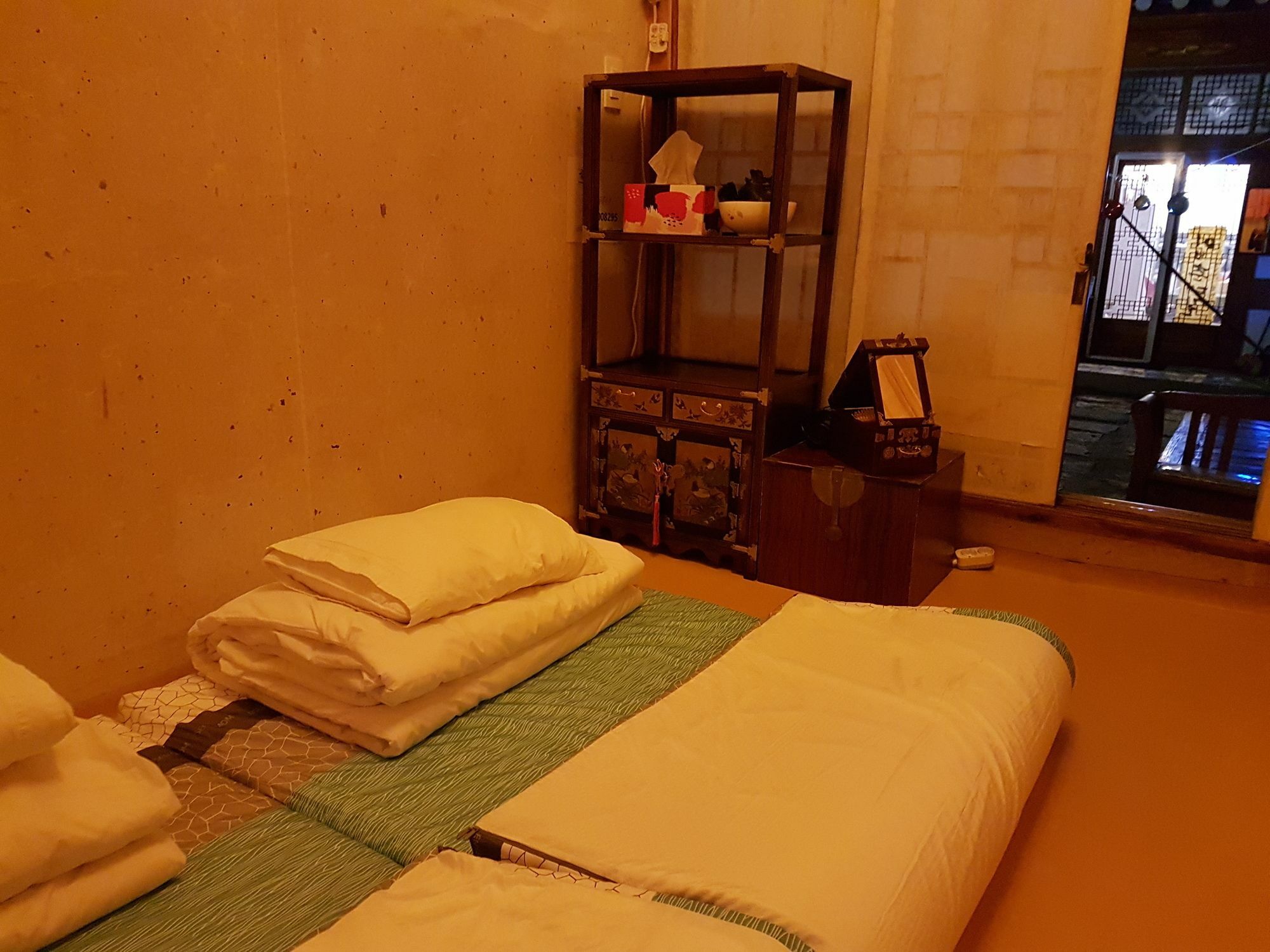 Gongsimga Hanok Guesthouse Seoul Bagian luar foto